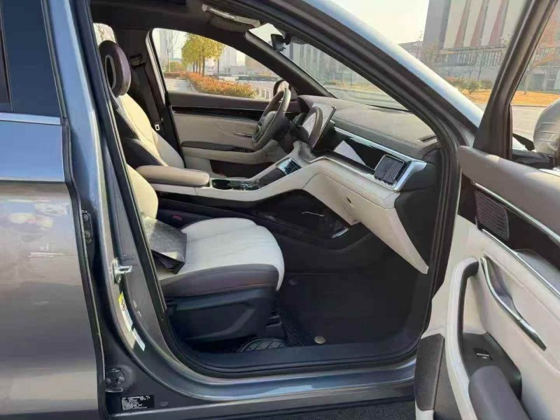 济宁25年比亚迪宋5