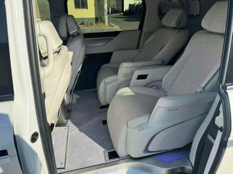 济宁25年别克GL86