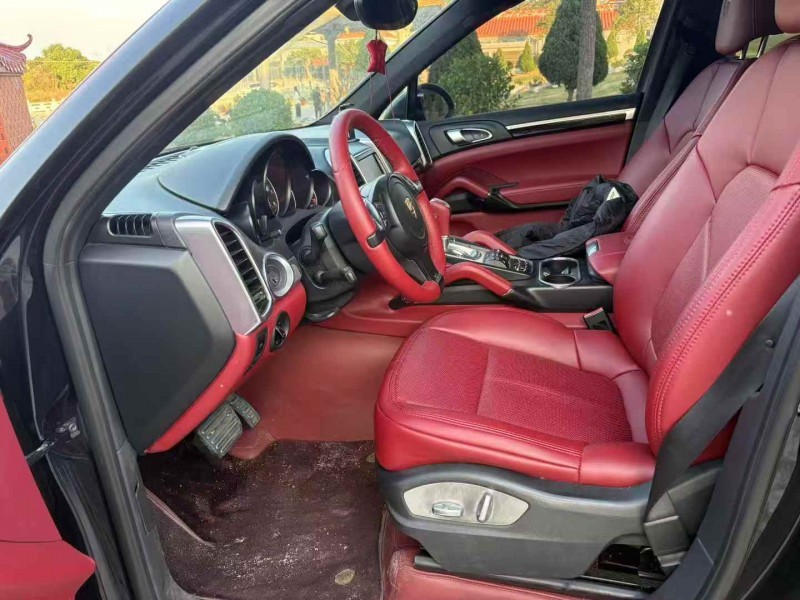 揭阳14年保时捷卡宴9