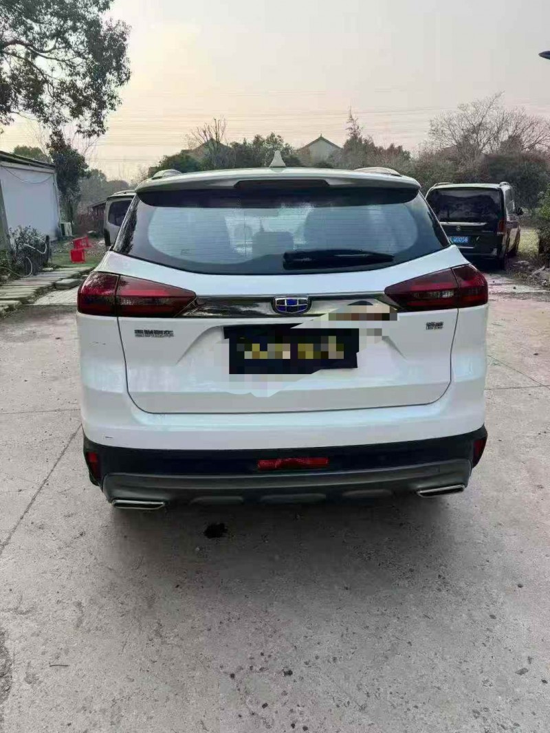 上海19年吉利博越9