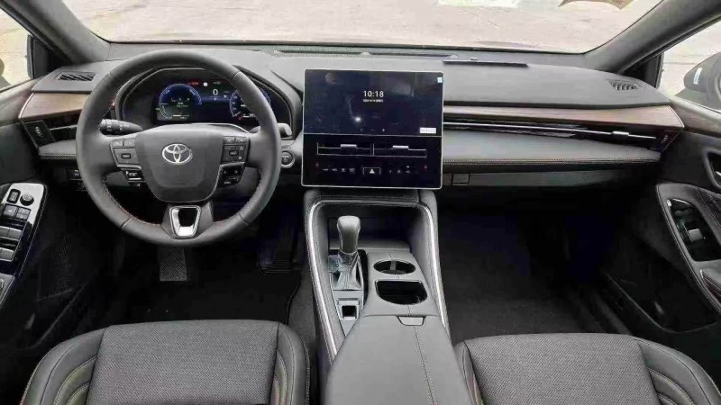 保定25年丰田亚洲龙5