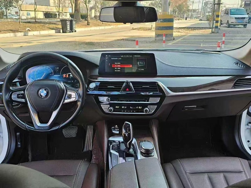 东营19年宝马5系8