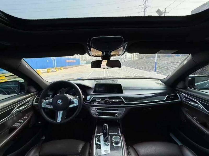 青岛19年宝马7系4