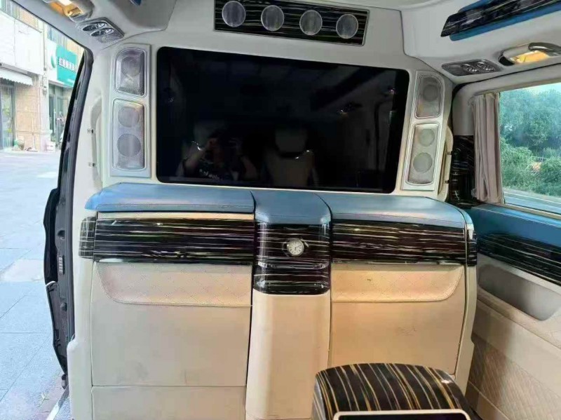 台州21年奔驰威霆4