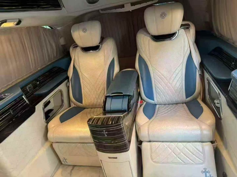 台州21年奔驰威霆5