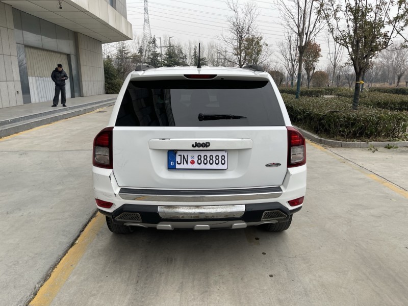 济宁17年Jeep指南者9