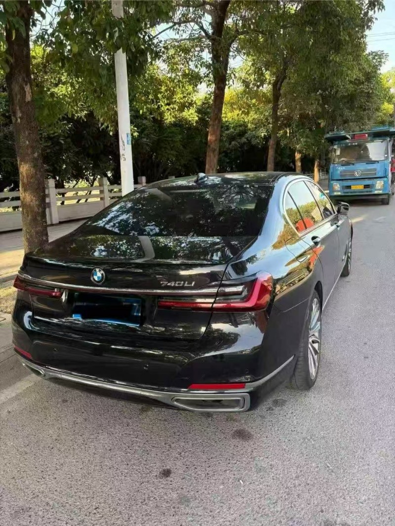 保定22年宝马7系4