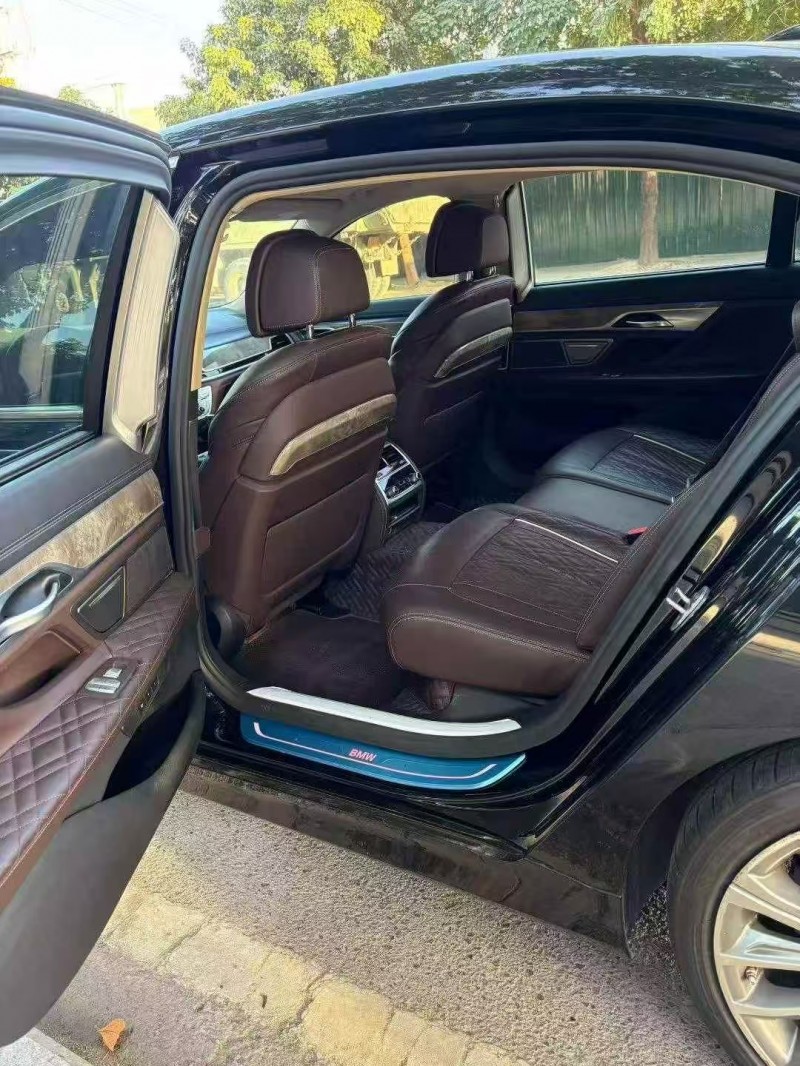 保定22年宝马7系7