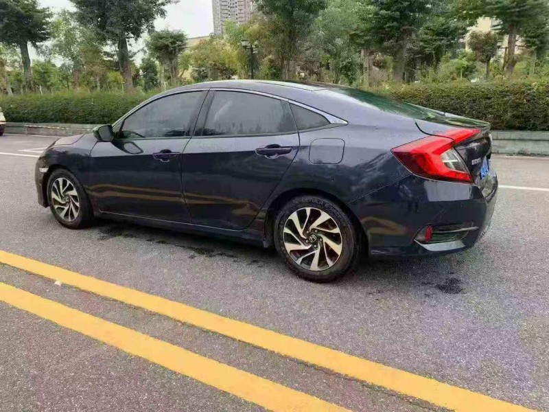 佛山17年本田思域7