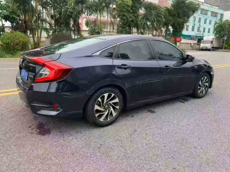 佛山17年本田思域8