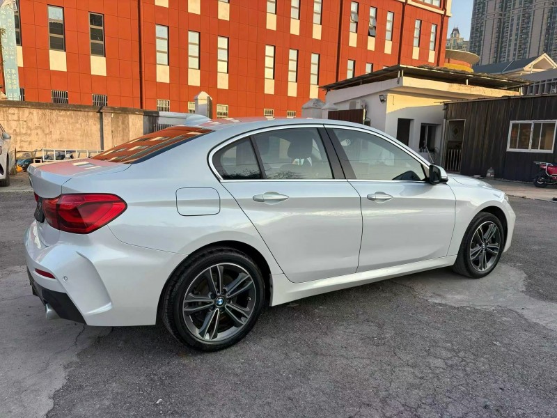 宜昌21年宝马1系3