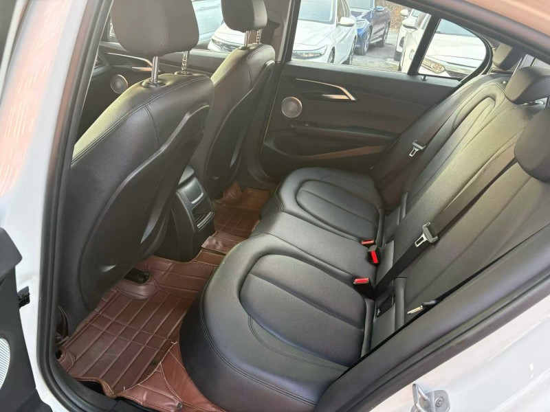 宜昌21年宝马1系4