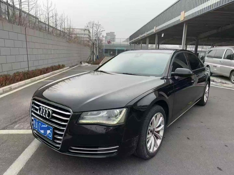 济宁11年奥迪A8L3