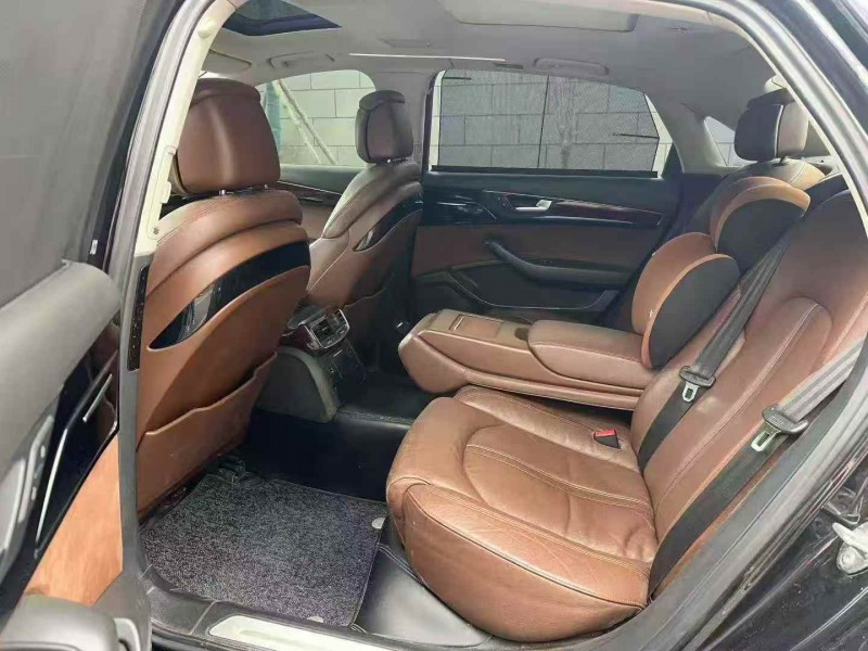 济宁11年奥迪A8L4