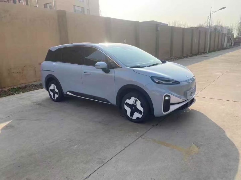 济南25年极狐汽车考拉3