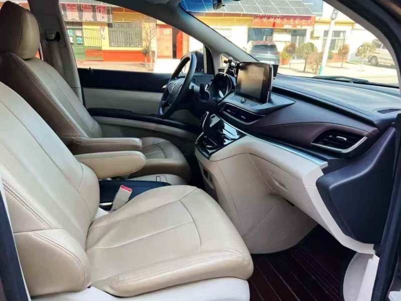 济宁21年别克GL85