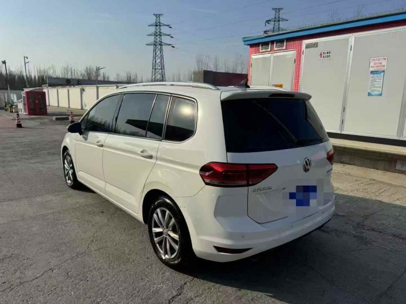 张家口17年大众途安8