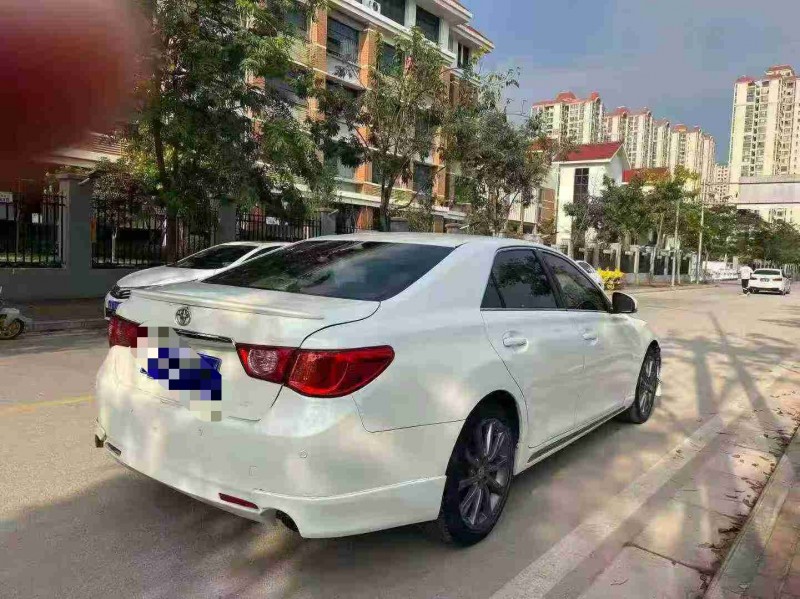 南宁13年丰田锐志7