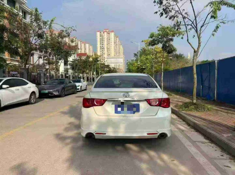 南宁13年丰田锐志9