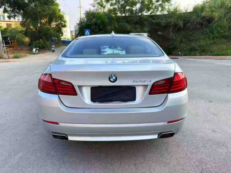 南宁11年宝马5系9