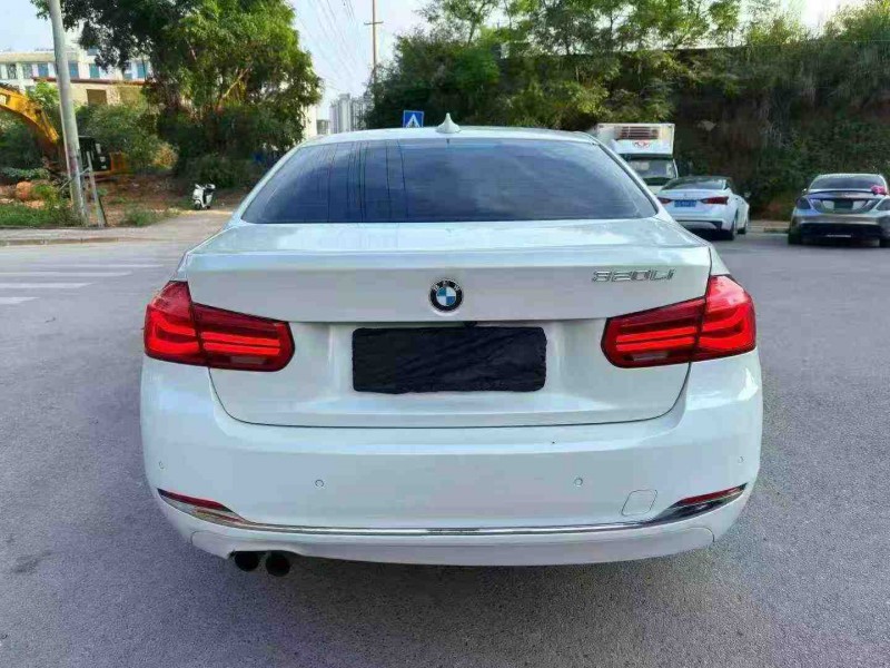 南宁17年宝马3系9