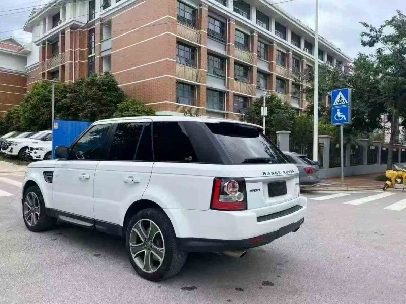 南宁13年路虎揽胜运动8