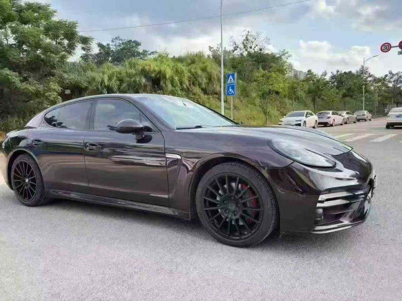 南宁11年保时捷帕拉梅拉3