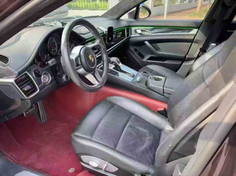 南宁11年保时捷帕拉梅拉4