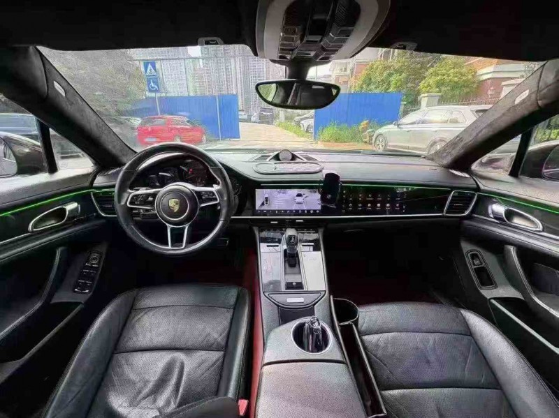 南宁11年保时捷帕拉梅拉5