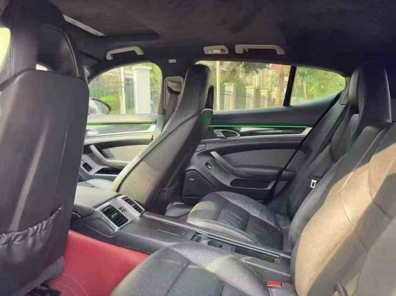 南宁11年保时捷帕拉梅拉6