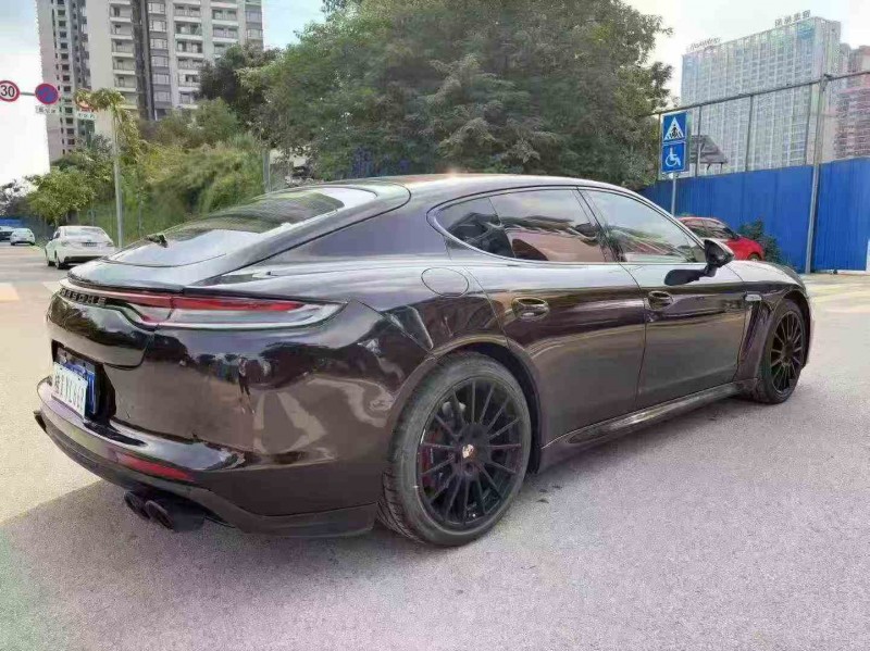 南宁11年保时捷帕拉梅拉7