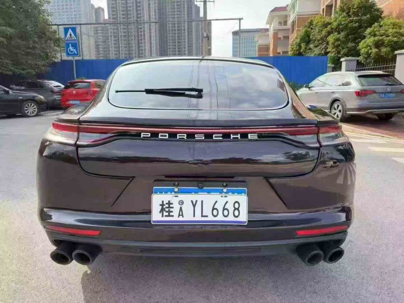 南宁11年保时捷帕拉梅拉9