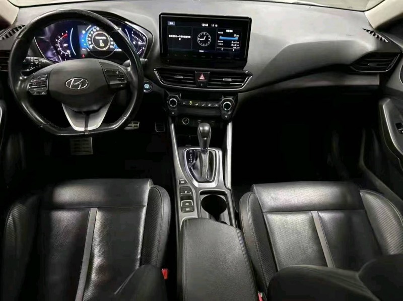 成都19年现代菲斯塔2