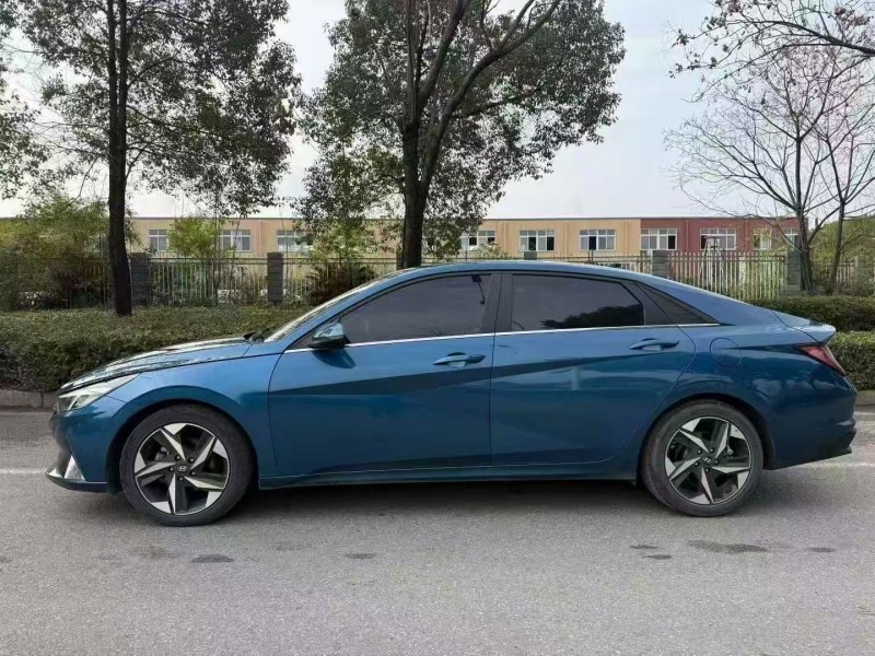 娄底22年现代伊兰特7