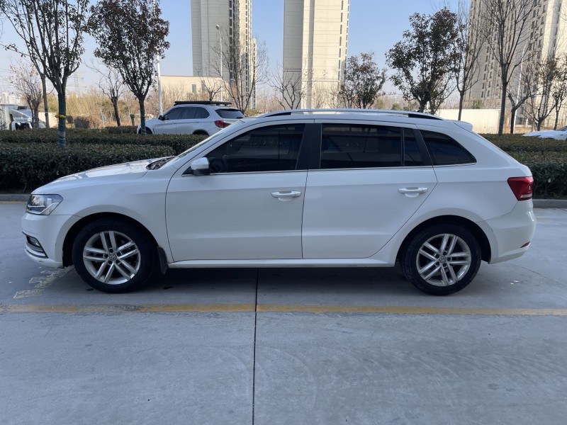 济宁16年大众朗行8