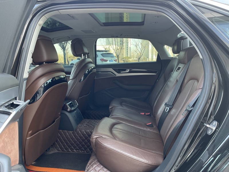 济宁14年奥迪A8L8