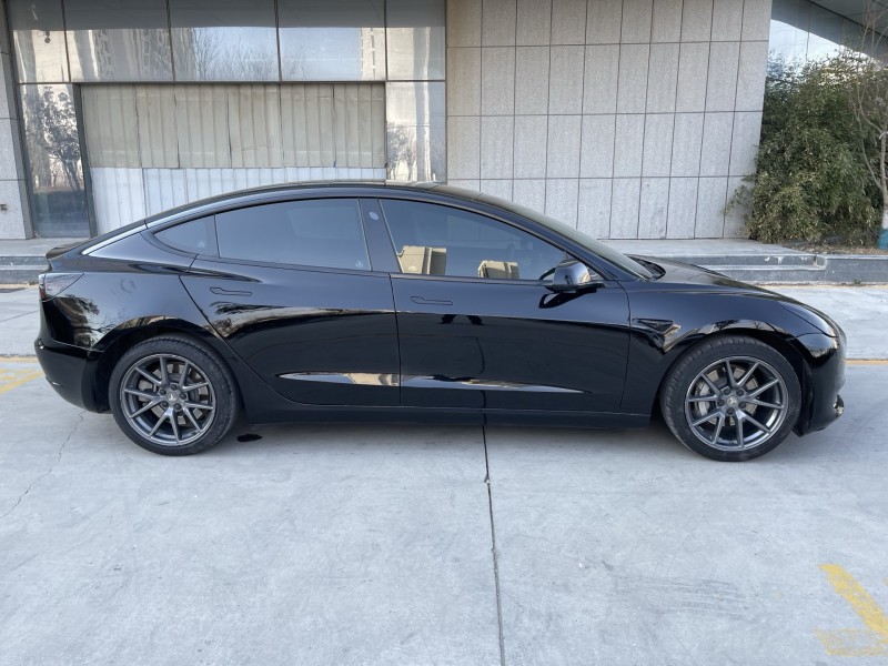济宁23年特斯拉MODEL 37