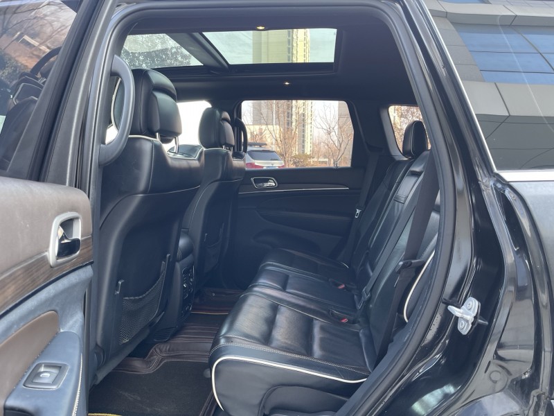 济宁18年Jeep大切诺基5