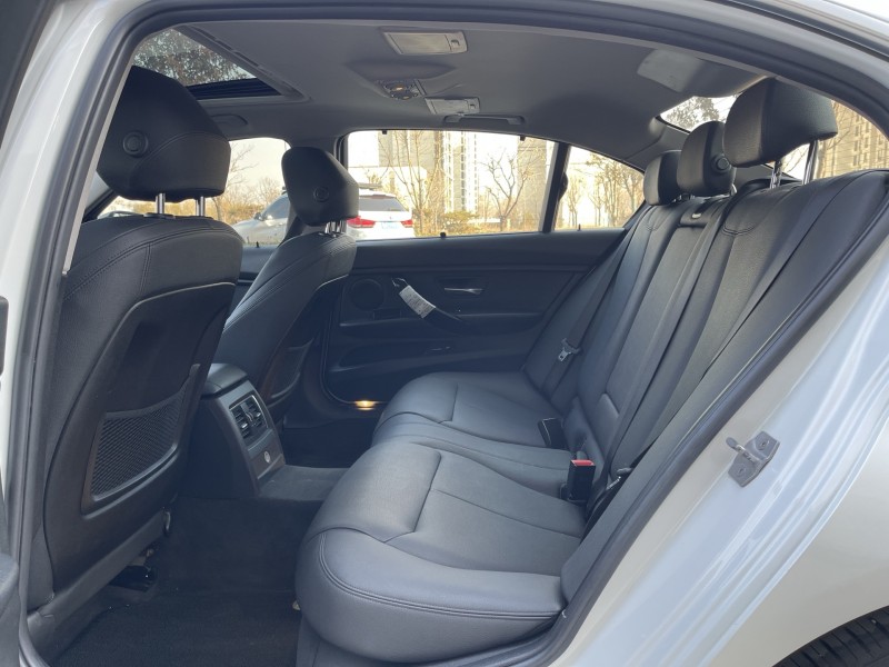 济宁18年宝马3系7