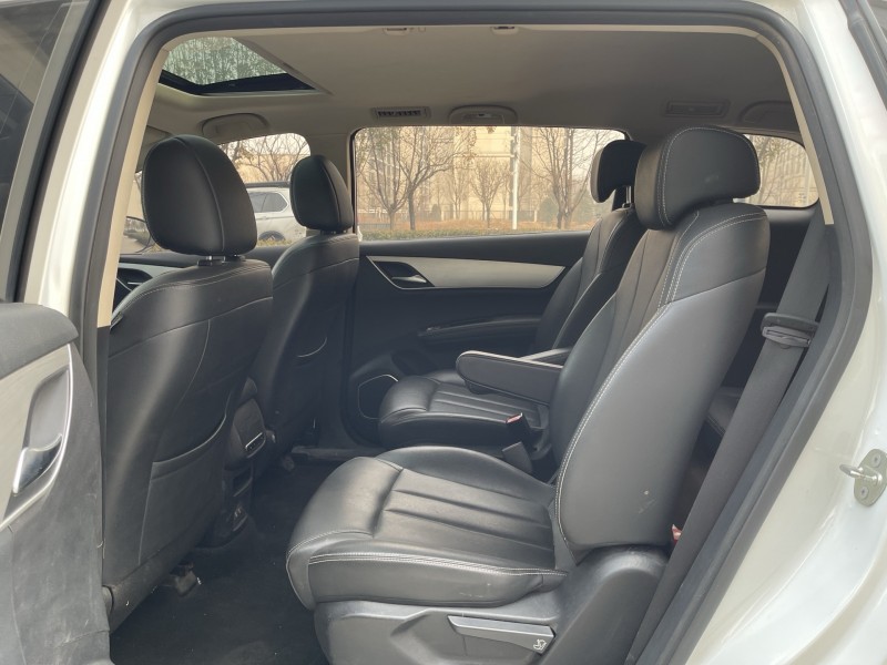 济宁21年比亚迪宋MAX5