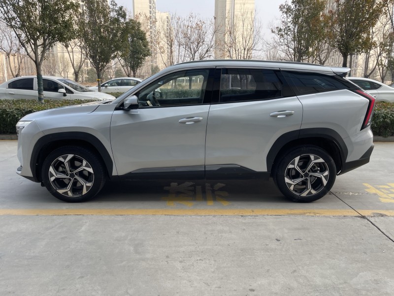 濟寧23年吉利博越7