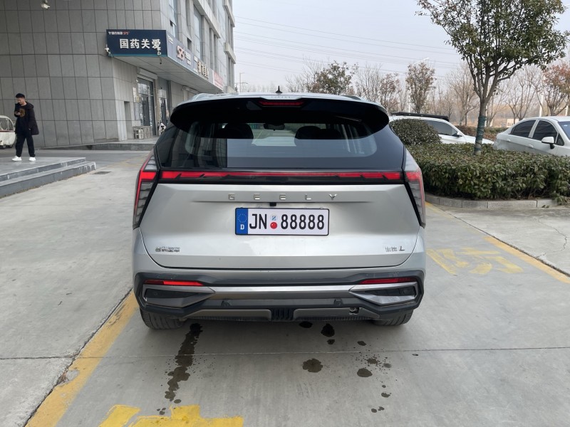 濟寧23年吉利博越8