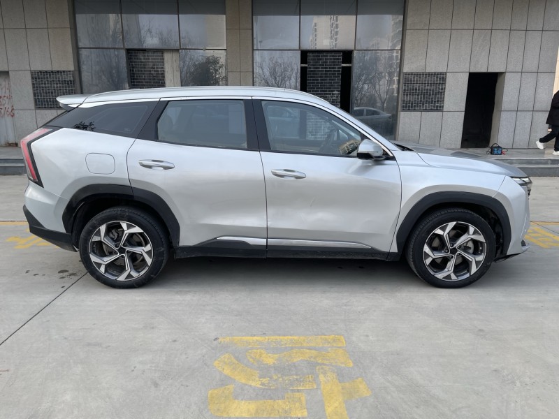 濟寧23年吉利博越9