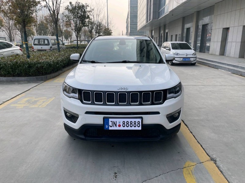 济宁17年Jeep指南者1