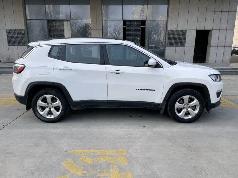 济宁17年Jeep指南者8