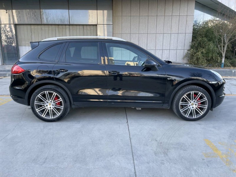 濟寧16年保時捷卡宴3