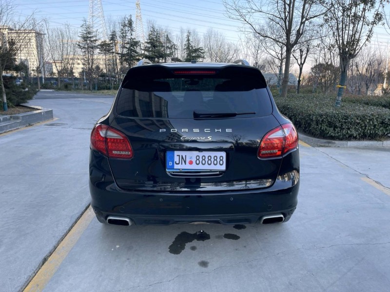 濟寧16年保時捷卡宴9