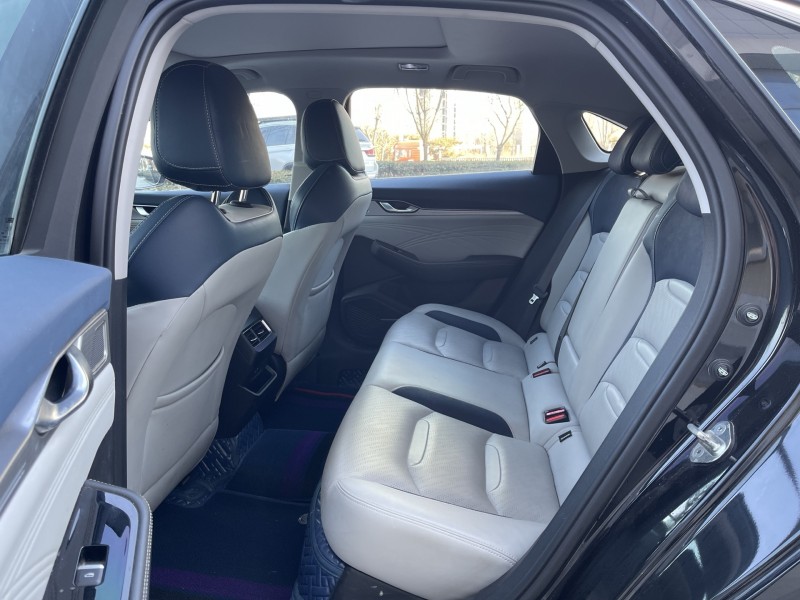 濟寧21年吉利星瑞5