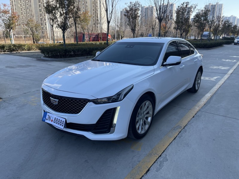濟寧20年凱迪拉克CT52