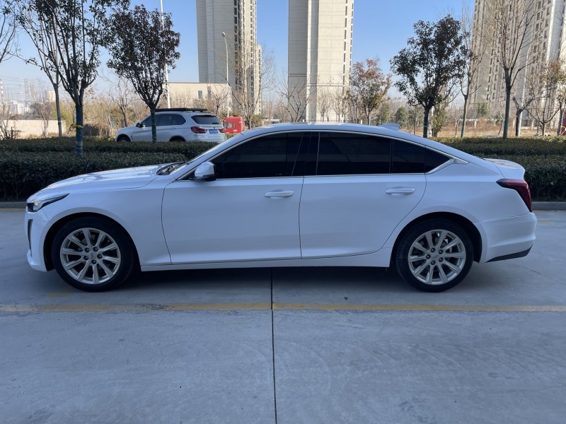 濟寧20年凱迪拉克CT58